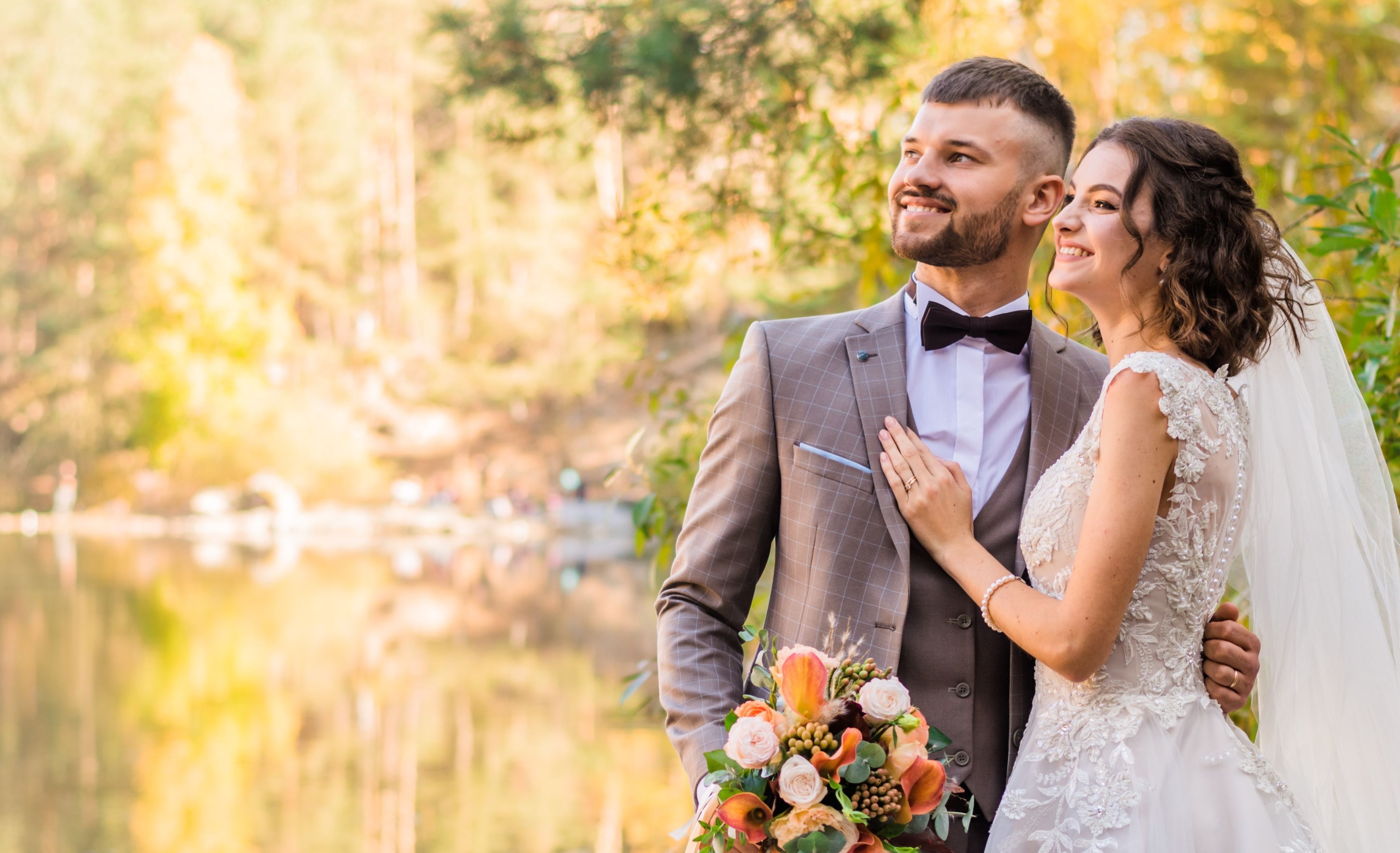 WEDDING DAY PICTURE OF A YOUNG BRIDE AND GROOM